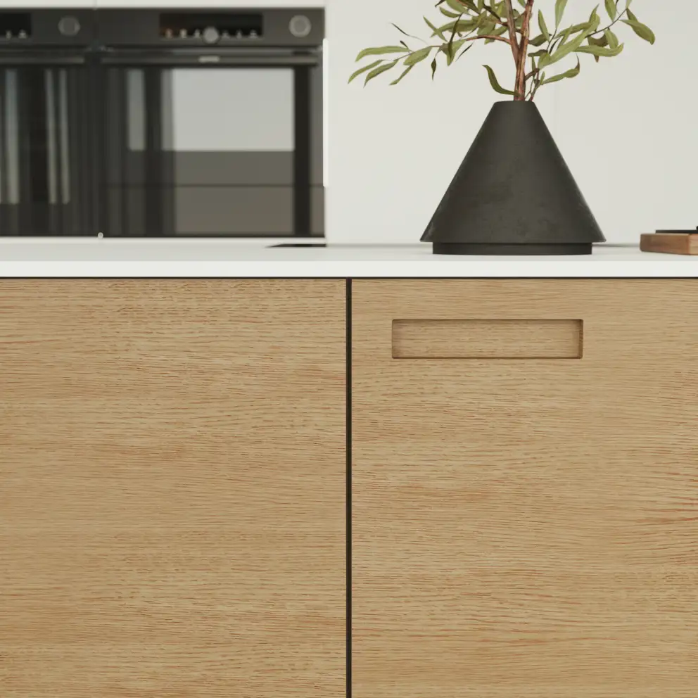 Nature by Designa køkken natur eg og Color by Designa hvid